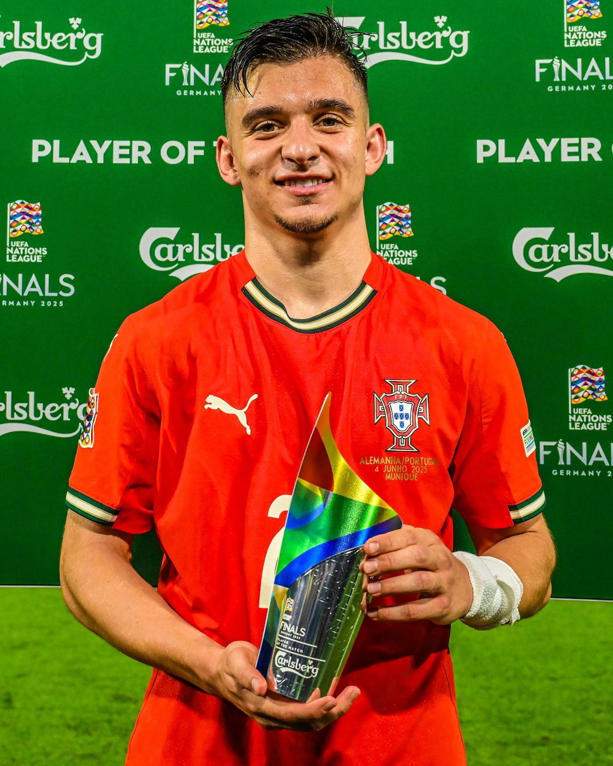 TIANBO-包含德国杯官宣日走向成谜，桑托斯状态回暖，更衣室稳定，轮换策略被讨论的词条