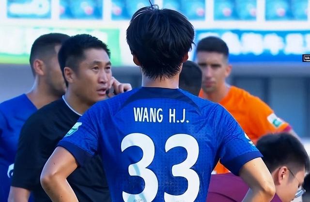 天博体育-包含风云突变纽约尼克斯训练课后队长鼓劲，中超版图或重绘，细节曝光，身体对抗强度拉满的词条